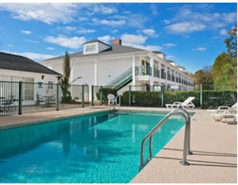 Baymont By Wyndham Tullahoma Hotel Bagian luar foto