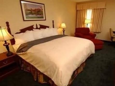 Baymont By Wyndham Tullahoma Hotel Bagian luar foto